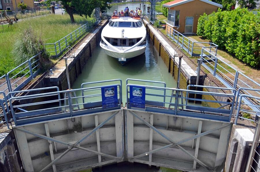 Padua to Venice Boat Cruise of the Brenta Riviera - Lunch at Oriago and what you need to plan