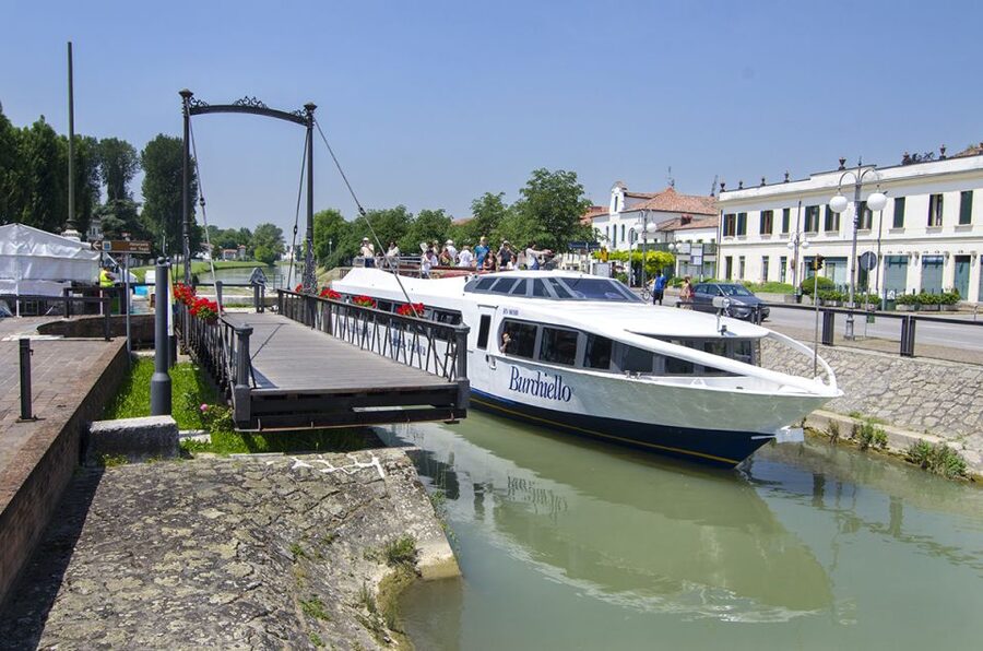 Padua to Venice Boat Cruise of the Brenta Riviera - Villa Foscari, Palladio beside the lagoon
