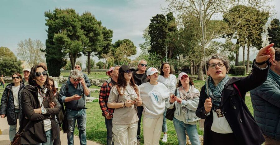 Paestum: Small-Group Tour with an Archaeologist and Tickets - Meeting at Basilica Paleocristiana dell’Annunziata