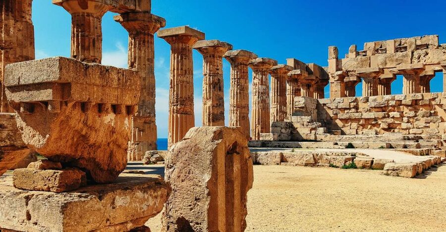 Palermo: Agrigento and the Valley of the Temples Day Tour - The coffee and lunch stop near Agrigento