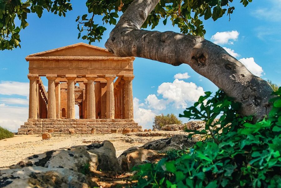 Palermo: Agrigento and the Valley of the Temples Day Tour - Scala dei Turchi: beautiful, but not a beach visit