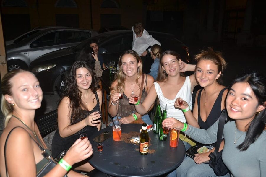 Palermo: Guided Bar Crawl with Shots and Discounts on Drinks - Stop two: music and a change of mood