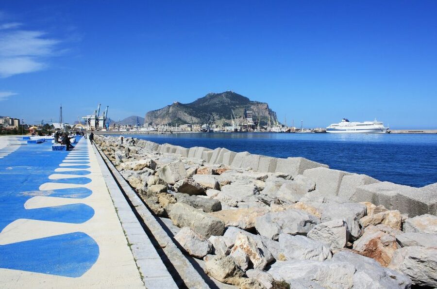Palermo: Guided City Walking Tour w/Customizable Itinerary - History, food, and everyday Palermo