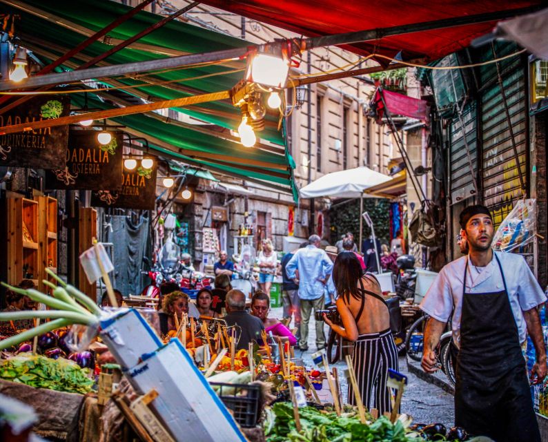 Palermo: NO Mafia Walking Tour - Il Capo market brings the subject down to street level