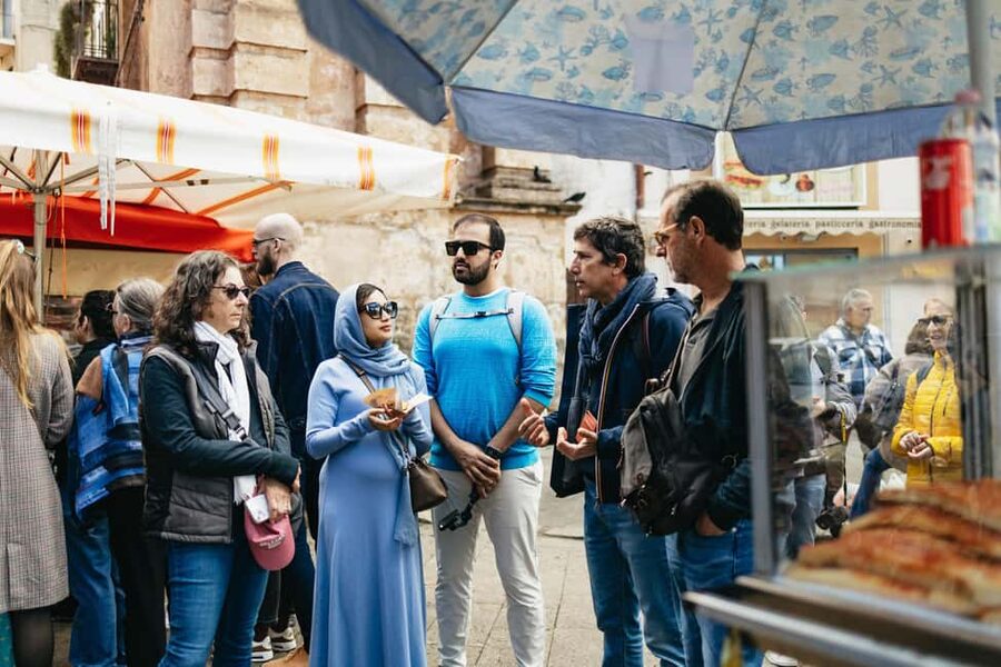 Palermo: Street Food and History Walking Tour - Palermo Cathedral and the dress-code detail