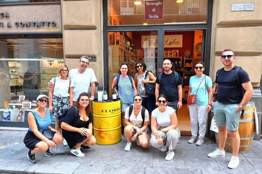 Palermo: Walking Tour of Historic Markets and Monuments - Capo market and Sicilian street food