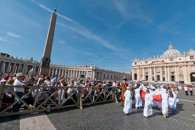 Papal Audience with Pope Leo XIV and Expert Local Guide - How much guide support should you expect?