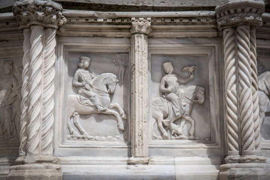 Perugia: Old Town Walking Tour, Piazza IV Novembre - Piazza IV Novembre gives you Perugia in one glance