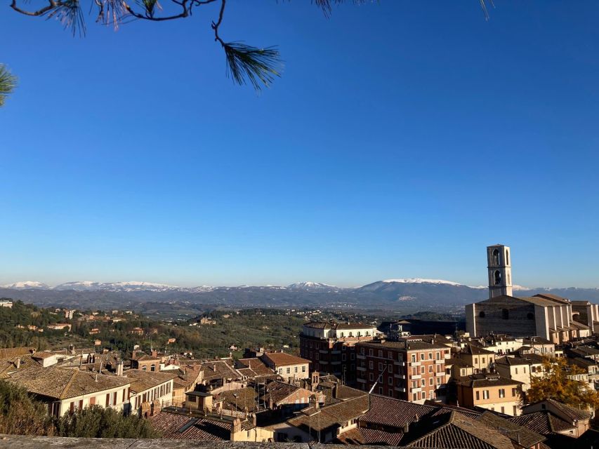 Perugia: Old Town Walking Tour, Piazza IV Novembre - The Fontana Maggiore is more than a photo stop