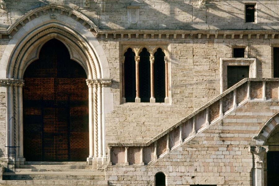 Perugia: Old Town Walking Tour, Piazza IV Novembre - What the 90-minute format does well