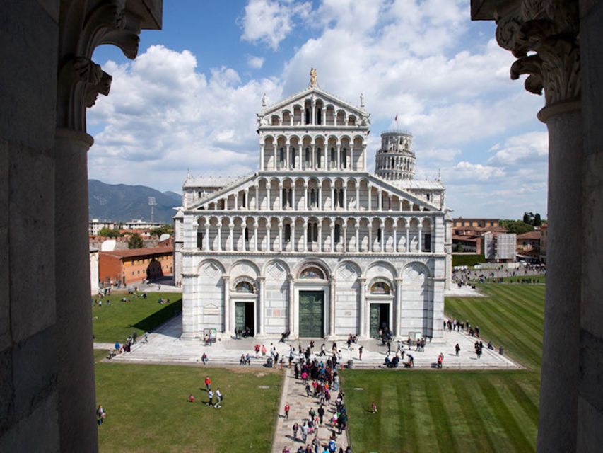 Pisa: Leaning Tower & Cathedral Tickets with Timed Entry - Bags, clothing, and practical comfort