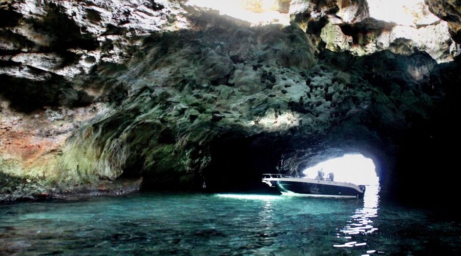 Polignano a Mare: Boat Trip, Swim & Cave with Aperitif - The caves: Grotta Palazzese and beyond