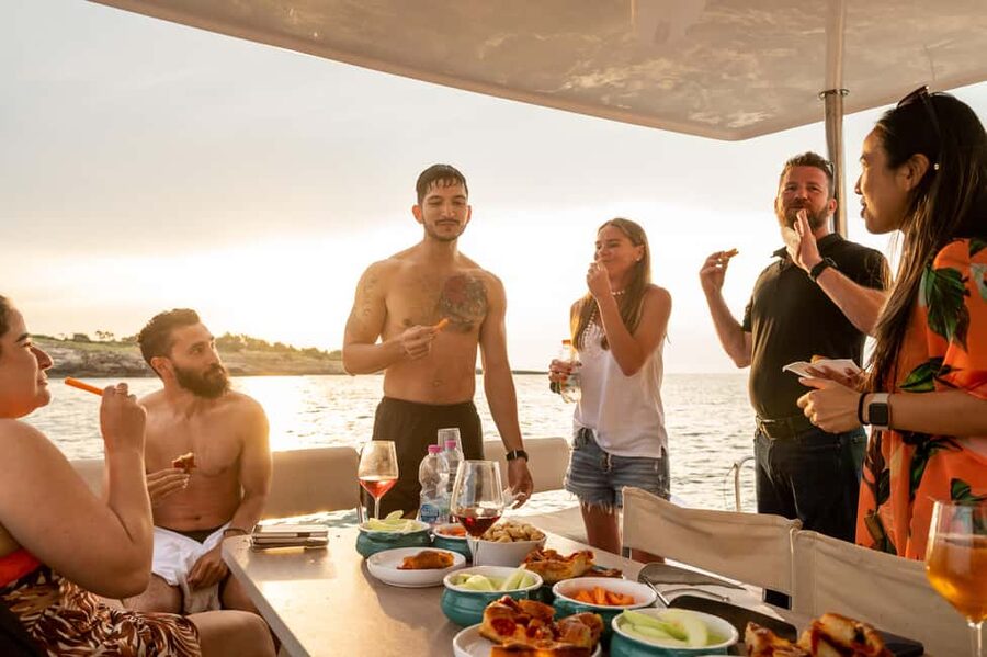 Polignano a Mare: Catamaran Tour with Aperitif & Local Food - An Apulian aperitivo with room for seconds