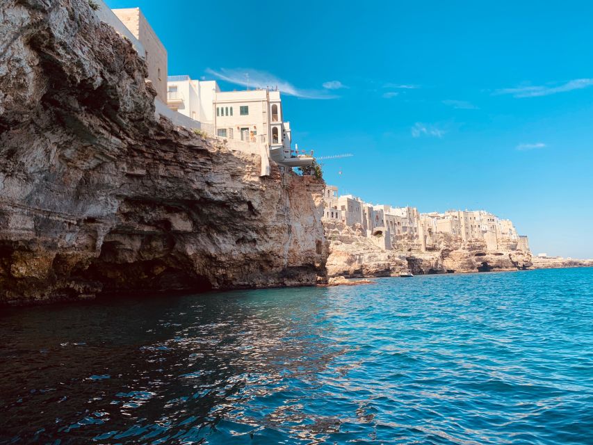 Polignano a Mare: Cave Boat Tour with Aperitif - Prosecco, music, and the crew