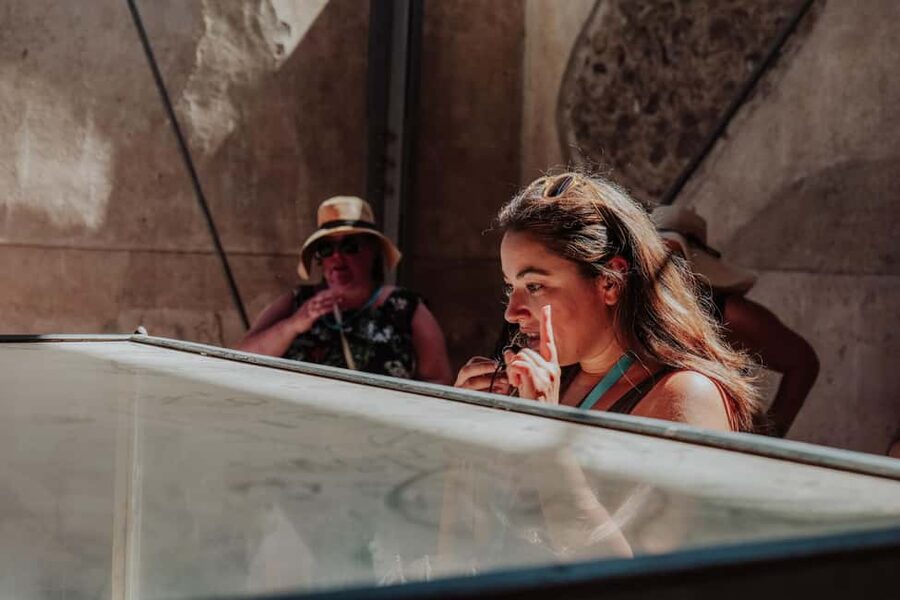 Pompeii 3hours Villa of Mysteries tour with an Archaeologist - The Forum, basilica, and Temple of Apollo