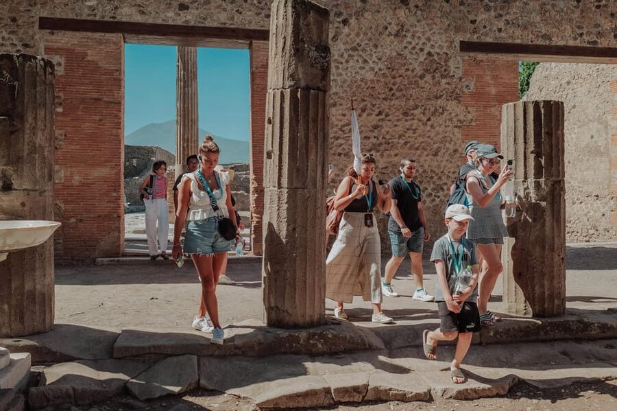 Pompeii 3hours Villa of Mysteries tour with an Archaeologist - What an archaeologist guide adds