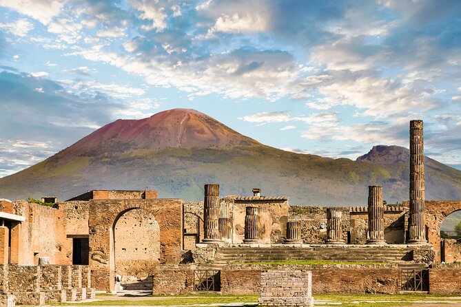 Pompeii and Mount Vesuvius Day Trip from Rome with Pizza Lunch - Pizza lunch in Ercolano