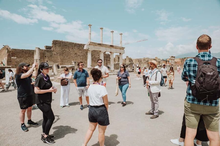 Pompeii and Mount Vesuvius excursion from Naples - Walking to the crater of Mount Vesuvius