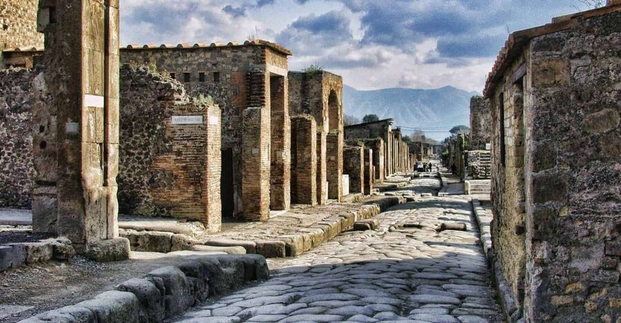 Pompeii: Day Tour of Pompeii and Vesuvius with Bus Transfer - Key points to know before booking