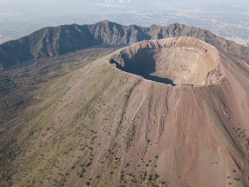 Pompeii: Day Tour of Pompeii and Vesuvius with Bus Transfer - A focused two-hour walk through Pompeii
