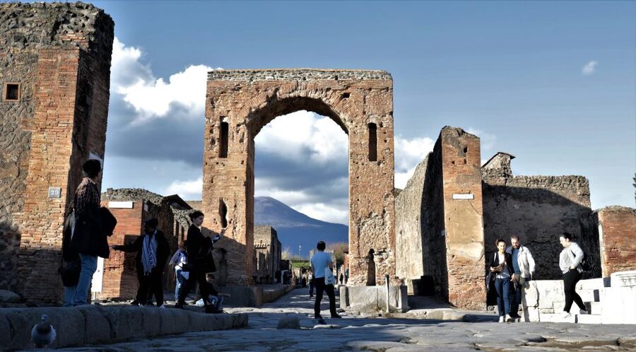 Pompeii: Day Tour of Pompeii and Vesuvius with Bus Transfer - The bus ride to Mount Vesuvius