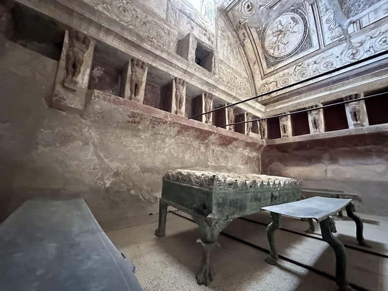 Pompeii: Exclusive Tour with Archaeologist and Entry Tickets - What two hours really gives you