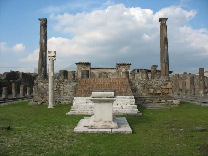 Pompeii: Group Tour with an Archeologist Guide - Why a guide changes the Pompeii experience