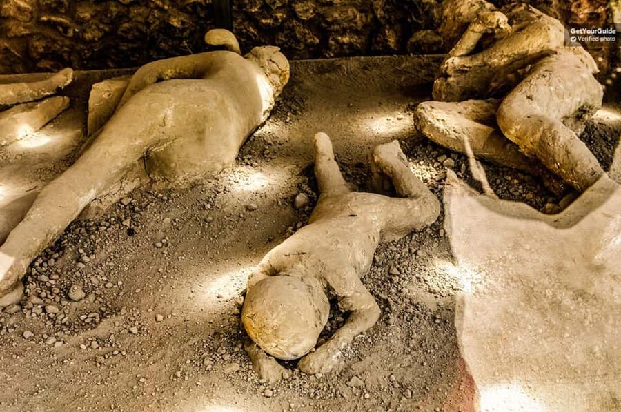 Pompeii: Group Tour with an Archeologist Guide - Baths, the Lupanar, and the less formal side of town