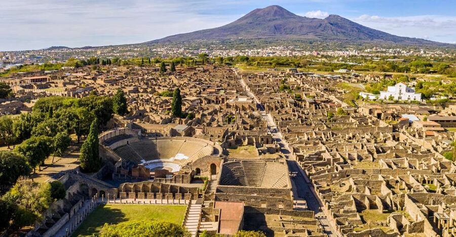 Pompeii: Guided Walking Tour with Entrance Ticket - Shops, wine signs, and the feel of daily life