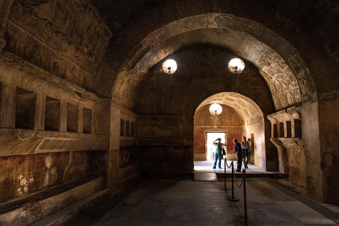 Pompeii & Mt.Vesuvius Day Tour from Naples with Pizza Lunch - Who will get the most from this tour