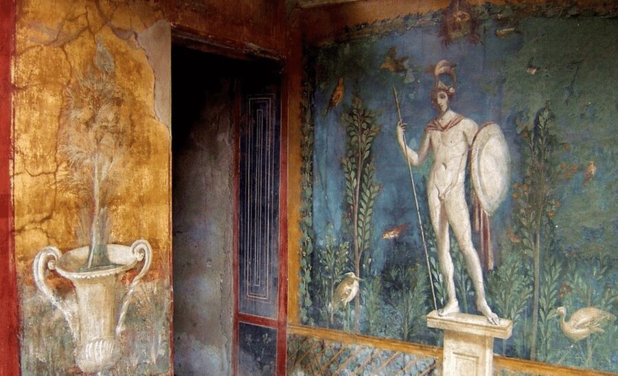 Pompeii: Skip-the-Line Entry Ticket with Audio Guide or Tour - Choosing between a live guide and the phone audio tour