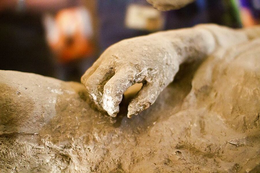 Pompeii: Skip-the-Line Guided Tour with Expert Archaeologist - City walls and views toward Naples