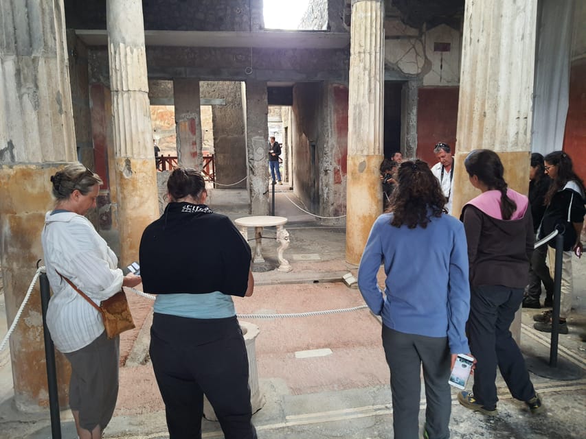 Pompeii: Skip-the-Line Tickets and Tour with Archaeologist - Entering Pompeii without the long general line