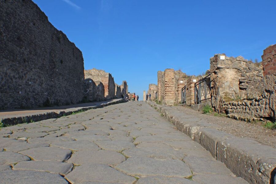 Pompeii: Skip-the-Line Tickets and Tour with Archaeologist - What two hours can and cannot cover