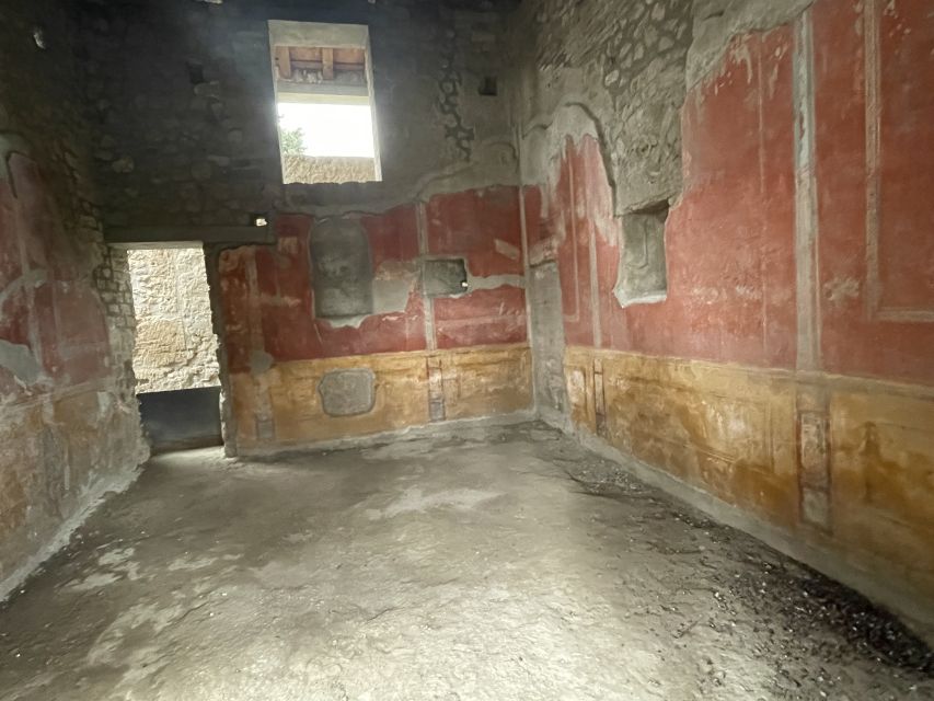 Pompeii: Small-Group Guided Tour with Skip-the-Line Ticket - The Forum, a strong finish