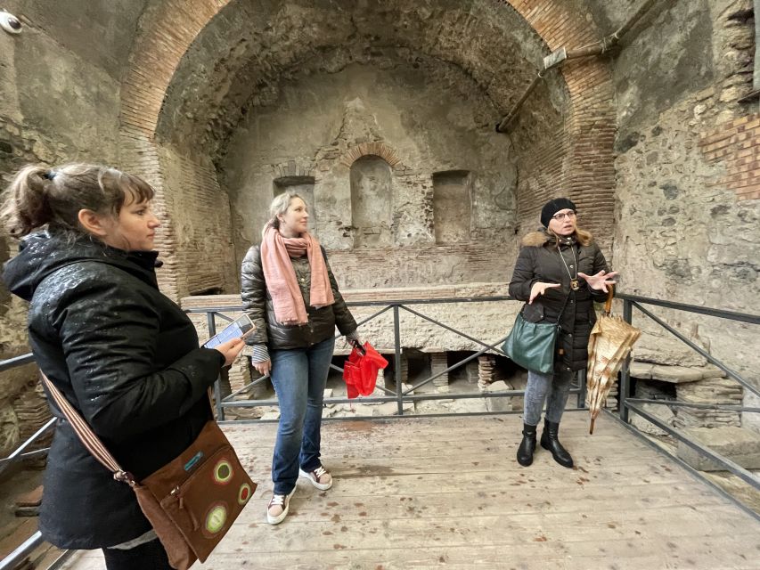 Pompeii: Small-Group Guided Tour with Skip-the-Line Ticket - The Pompeii Archaeological Park in two hours