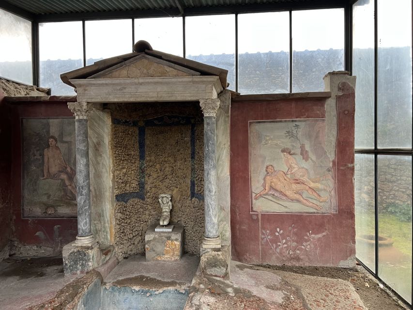 Pompeii: Small-Group Guided Tour with Skip-the-Line Ticket - Garden of the Fugitives and the human cost of the eruption