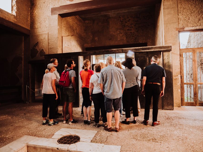 Pompeii: Small-Group Tour of Pompeii and Herculaneum - Is the walking level manageable?
