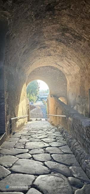 Pompeii: Tour with Archaeologist Guide & Skip-the-Line Entry - Terme Stabiane: Roman bathing culture