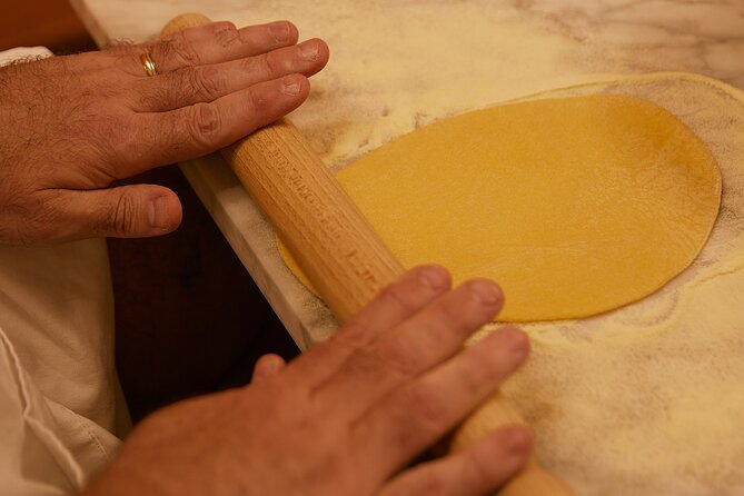 Premium Pasta and Gelato Cooking Class in Florence - Timing, location, and what to tell the school