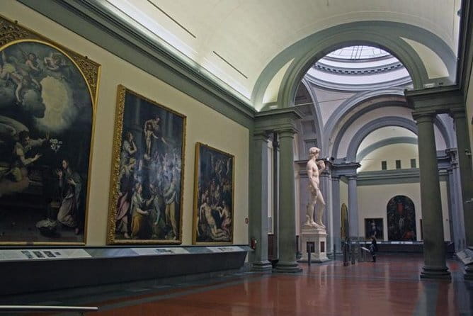 Priority Entrance : Florence Accademia Gallery Timely Tickets - Priority access and the line outside
