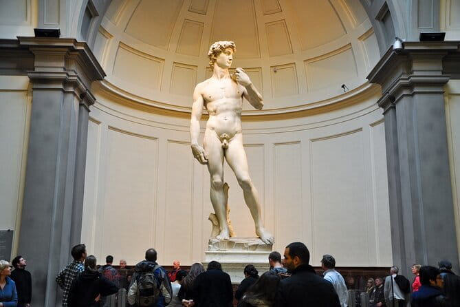 Private Florence Tour: 3-Hour Walking Tour with a Licenced Guide - The Medici quarter: chapels, San Lorenzo, and the family palace