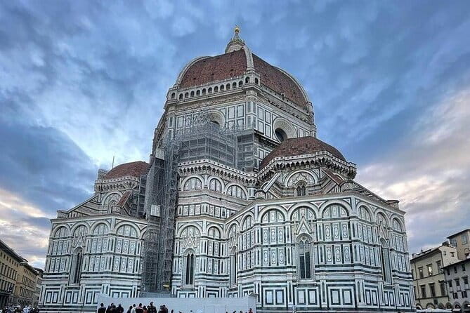 Private Florence Tour by Golf Cart ETukTuk with Audio Guide - Santa Maria Novella, Ognissanti, and the Arno
