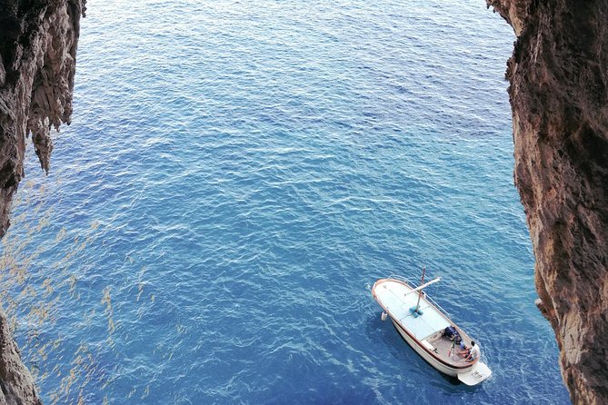 Private Island of Capri by Boat - Why seeing Capri by boat makes sense