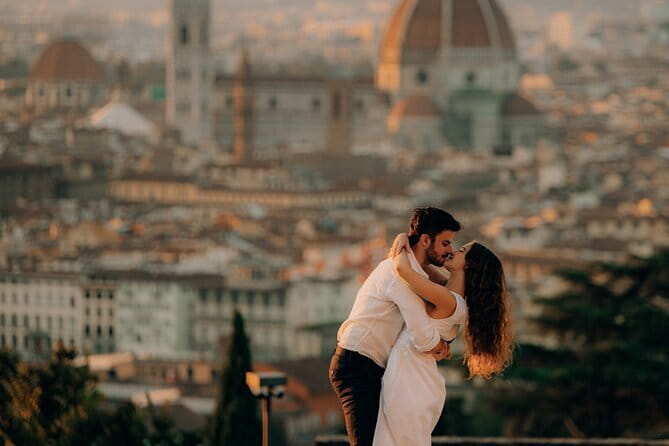 Private Photoshoot in Florence - Walking through Piazza della Repubblica