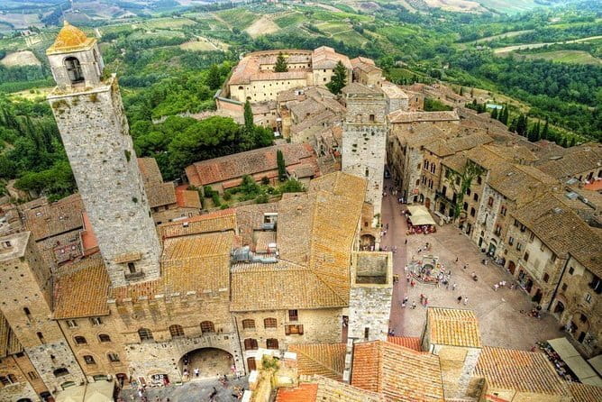 Private Tour in Siena, San Gimignano and Chianti Day Trip from Florence - Monteriggioni and the road through the hills