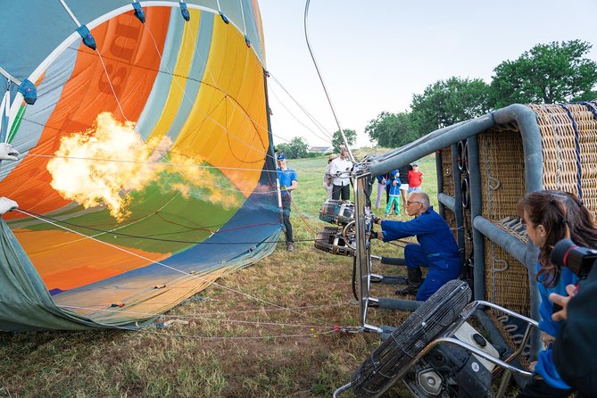 Professional hot air balloon rides at Assisi, Trasimeno in Umbria - Practical details for a smoother morning