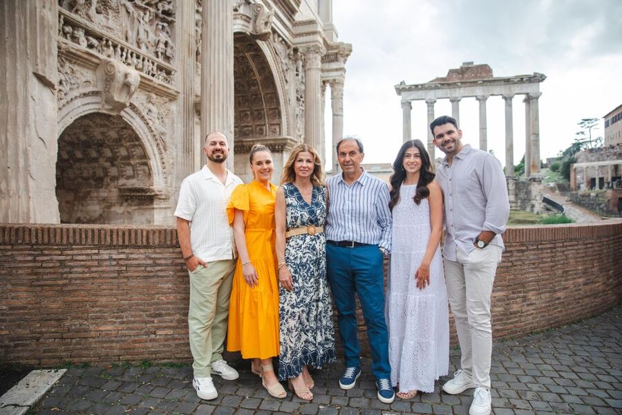Professional Photoshoot in Rome - The Colosseum Photo Stop