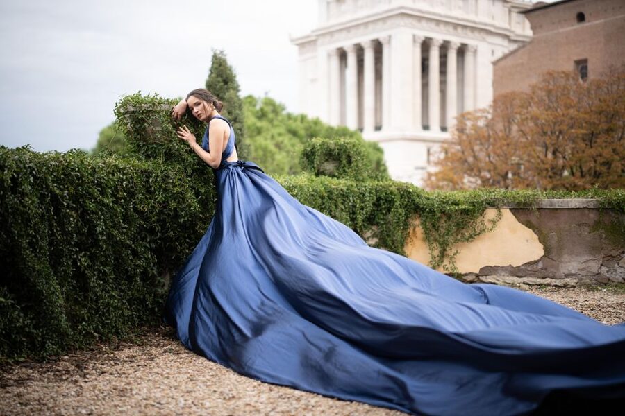 Professional Photoshoot in Rome - Walking to Piazza Venezia