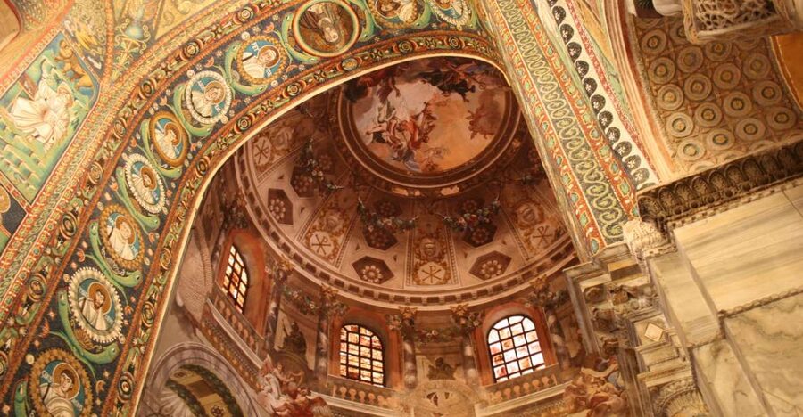 Ravenna: UNESCO Monuments and Mosaics Guided Tour - What the guide adds to the experience